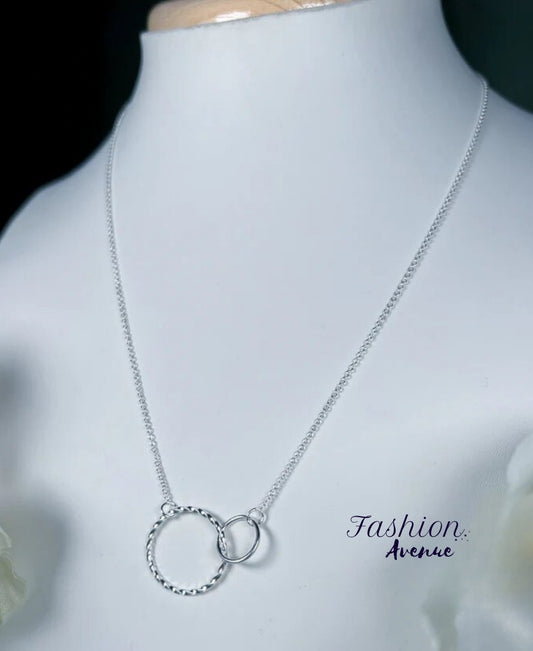 Circle necklace for women . Everyday circle necklaces . Dainty delicate silver pendant