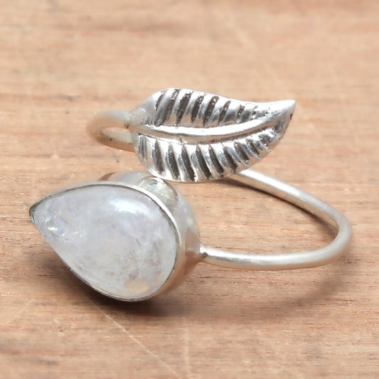 Natural Pecock Rianbow Moonstone Ring In 925 Sterling Silver